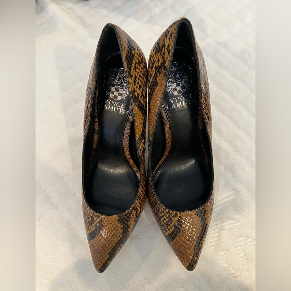 Vince Camuto women’s snakeskin brown heels